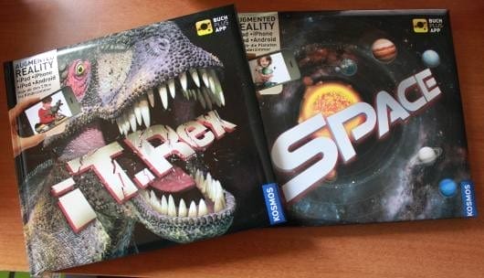 Zwei Bücher mit AR-Elementen. (Foto: GamingGadgets.de)