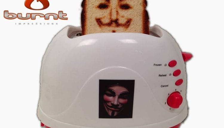 Das Antlitz von Guy Fawkes auf Toast verewigt (Foto: burntimpressions.com)