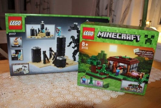 Gewinnt diese beiden LEGO Minecraft-Baukästen im Gesamtwert von 120 Euro!