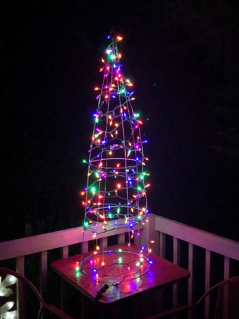 Ein fragiler Weihnachtsbaum. (Foto: Instructables)